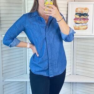 LC Lauren Conrad blue polkadot chambray button down shirt size medium